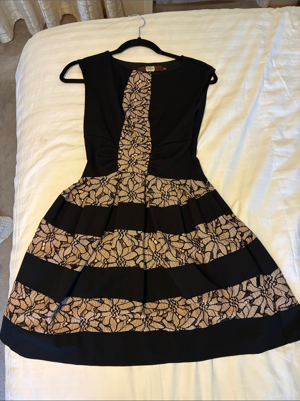 Elegant Eva Franco For Anthropologie Black and Nude Fit And Flare Dress- Size 0